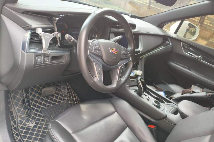Used Cadillac XT5 2020 28T Four-Wheel Drive Luxury Version Steering Wheel