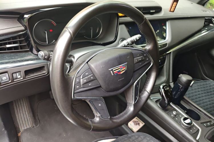 Used Cadillac XT5 2020 28T Luxury Version Steering Wheel