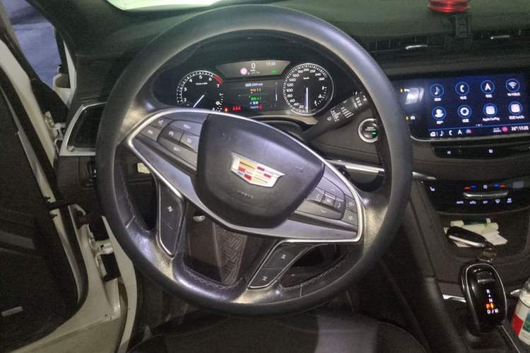 Used Cadillac XT5 2020 28T Luxury Version Steering Wheel