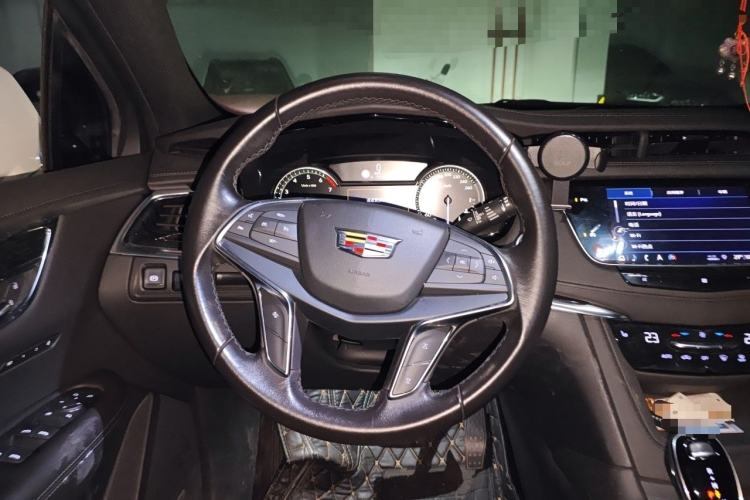 Used Cadillac XT5 2020 28T Luxury Version Steering Wheel
