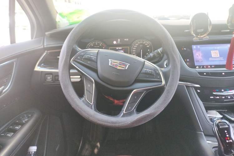 Used Cadillac XT5 2020 28T Luxury Version Steering Wheel