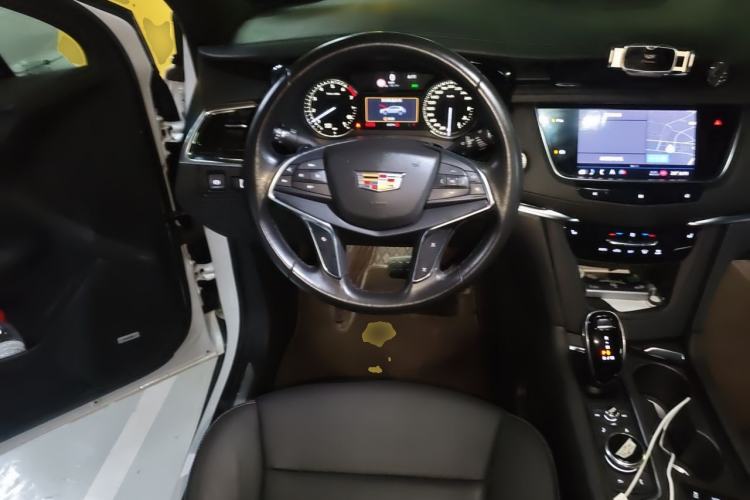Used Cadillac XT5 2020 28T Luxury Version Steering Wheel