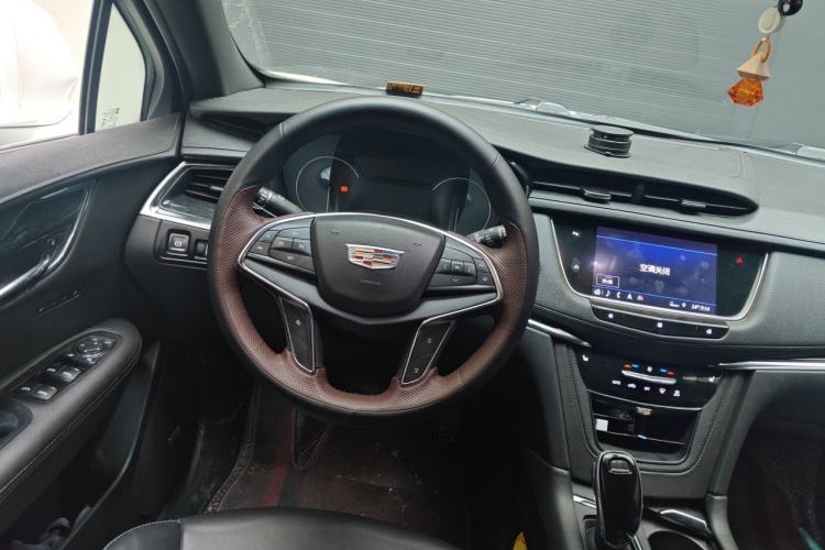 Used Cadillac XT5 2020 28T Luxury Version Steering Wheel