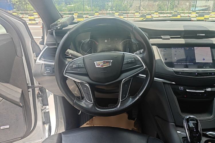 Used Cadillac XT5 2020 28T Four-Wheel Drive Luxury Version Steering Wheel