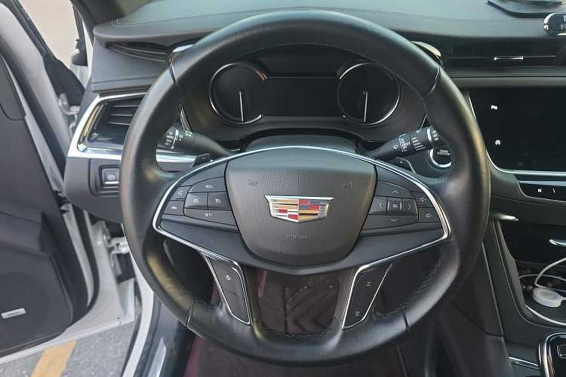 Used Cadillac XT5 2020 28T Luxury Version Steering Wheel