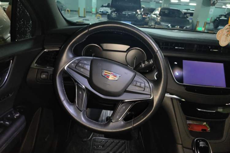 Used Cadillac XT5 2020 28T Luxury Version Steering Wheel