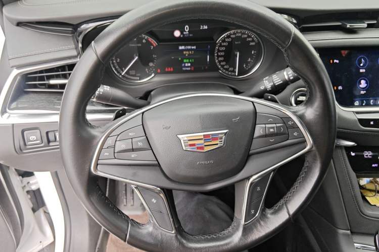 Used Cadillac XT5 2020 28T Luxury Version Steering Wheel