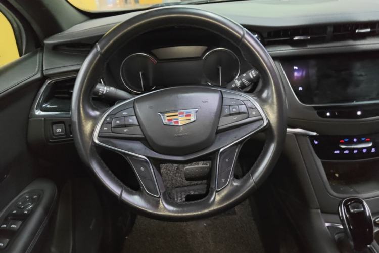 Used Cadillac XT5 2020 28T Luxury Version Steering Wheel