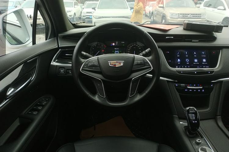 Used Cadillac XT5 2020 28T Luxury Version Steering Wheel