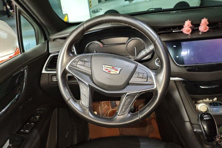 Used Cadillac XT5 2020 28T Luxury Version Steering Wheel