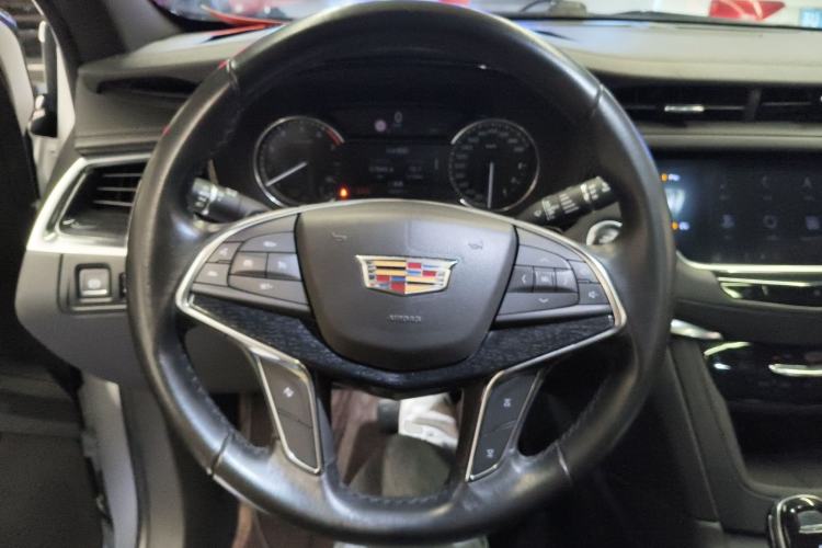 Used Cadillac XT5 2020 28T Luxury Version Steering Wheel