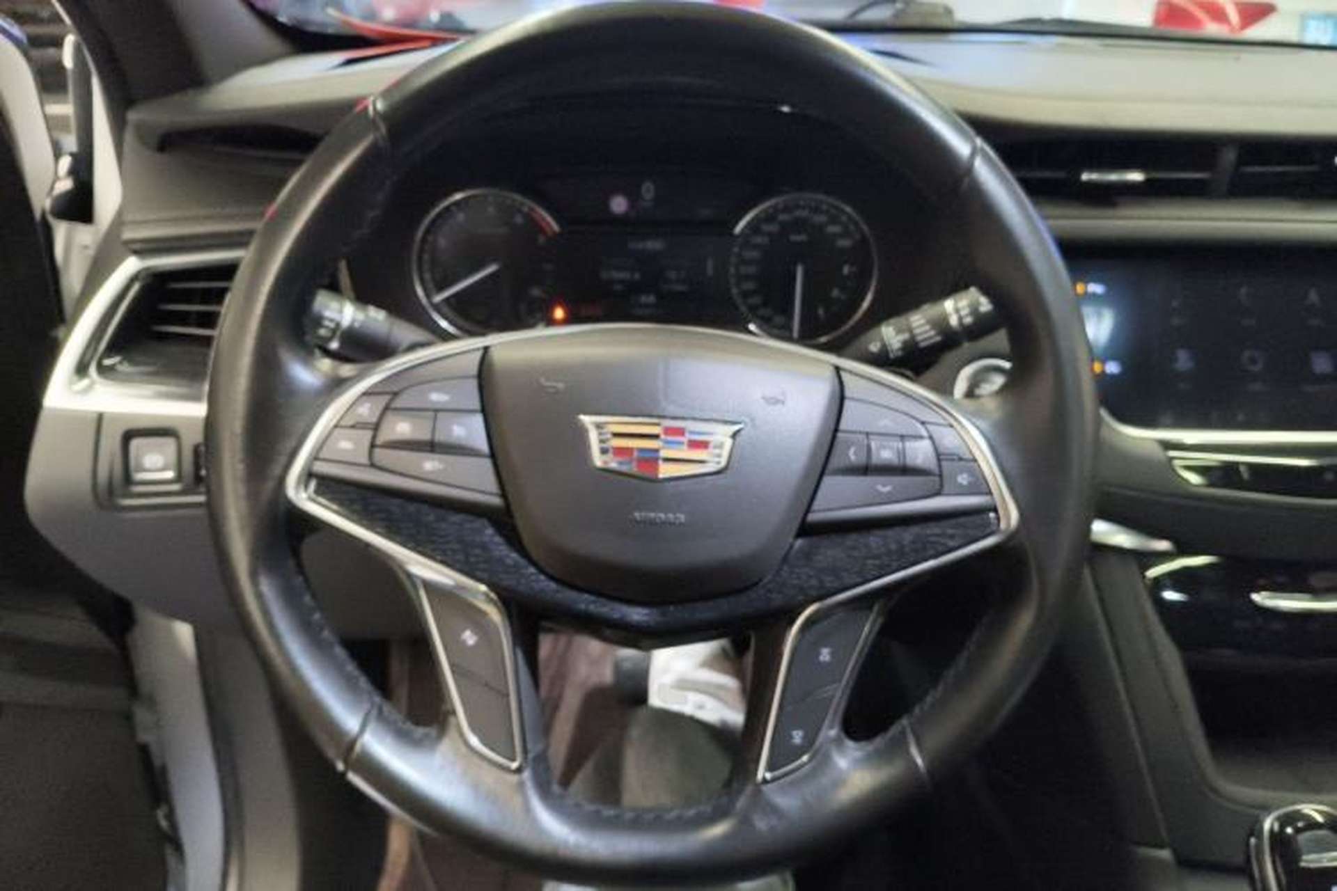 Used Cadillac XT5 2020 28T Luxury Version Steering Wheel