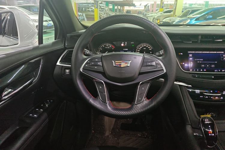 Used Cadillac XT5 2020 28T Luxury Version Steering Wheel