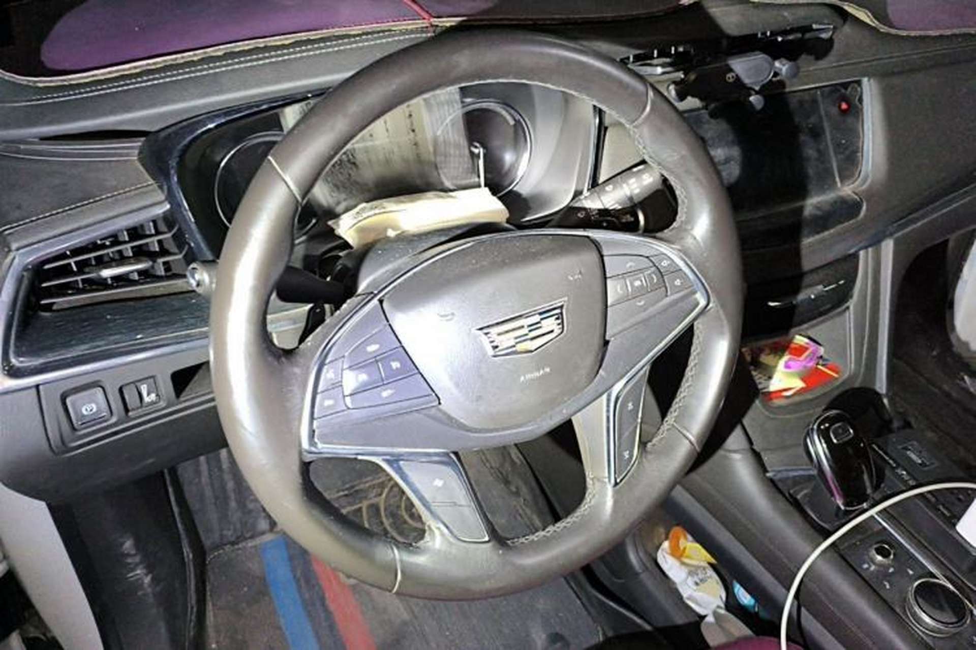 Used Cadillac XT5 2020 28T Luxury Version Steering Wheel