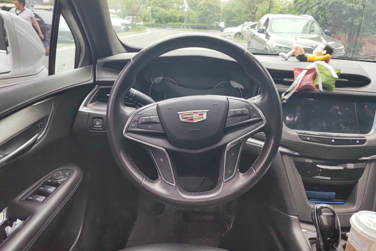 Used Cadillac XT5 2020 28T Tech Edition Steering Wheel