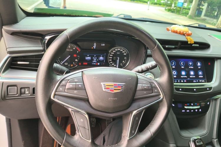 Used Cadillac XT5 2020 28T Four-Wheel Drive Tech Version Steering Wheel
