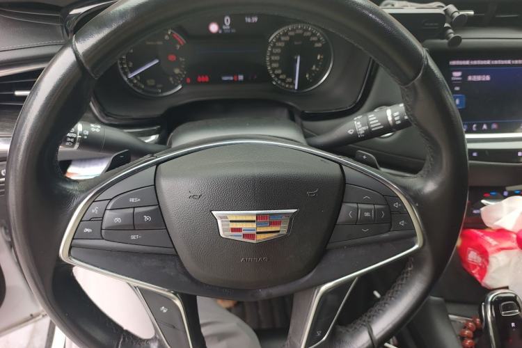 Used Cadillac XT5 2020 28T Four-Wheel Drive Luxury Version Steering Wheel