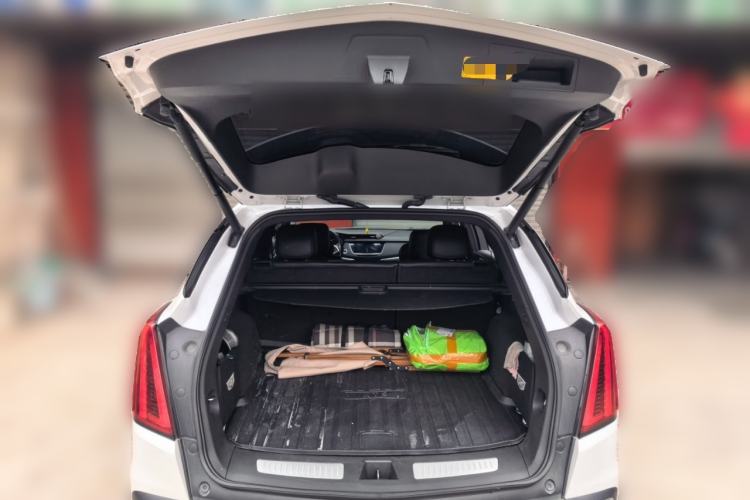 Used Cadillac XT5 2020 28T Luxury Version Trunk