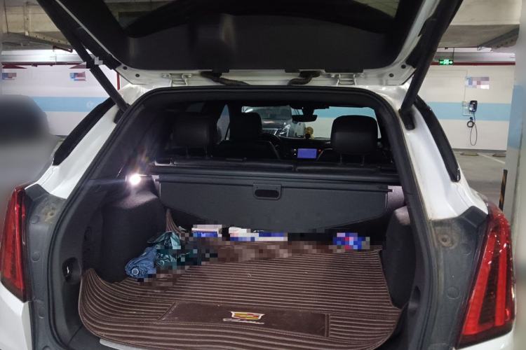 Used Cadillac XT5 2020 28T Luxury Version Trunk