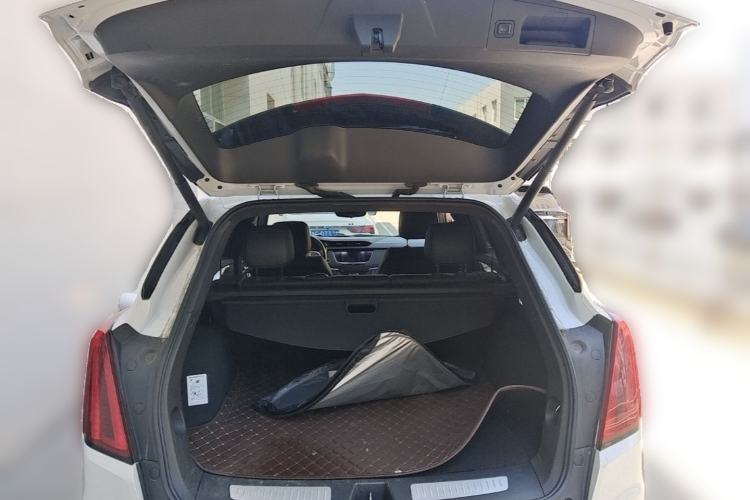 Used Cadillac XT5 2020 28T Luxury Version Trunk