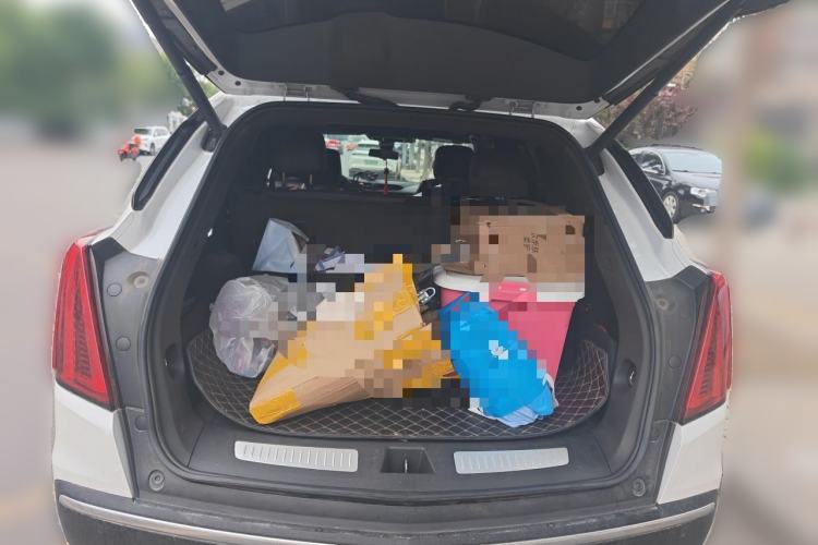 Used Cadillac XT5 2020 28T Luxury Version Trunk