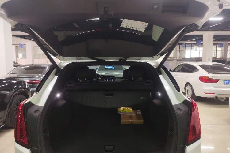Used Cadillac XT5 2020 Revised Version 28T Luxury Edition Trunk