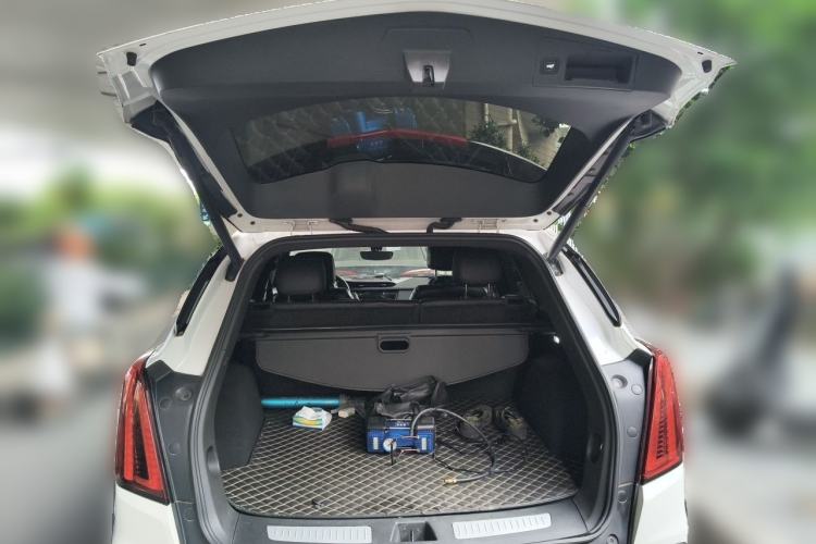 Used Cadillac XT5 2020 28T Luxury Version Trunk