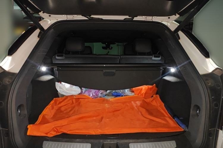 Used Cadillac XT5 2020 28T Luxury Version Trunk
