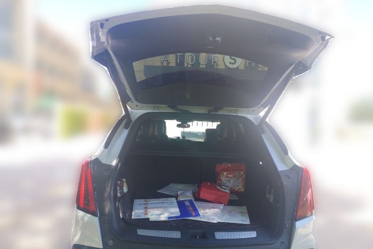 Used Cadillac XT5 2020 28T Luxury Version Trunk