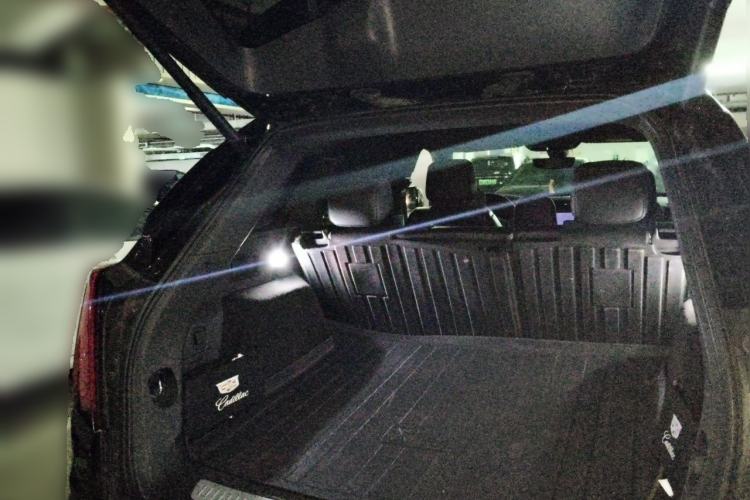 Used Cadillac XT5 2020 28T Luxury Version Trunk