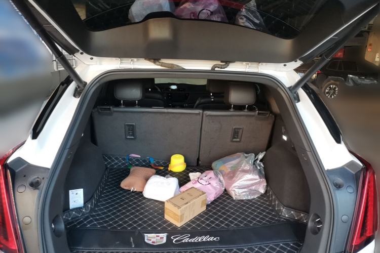 Used Cadillac XT5 2020 28T Luxury Version Trunk
