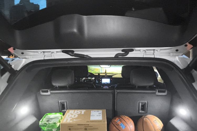 Used Cadillac XT5 2020 Revised Version 28T Luxury Edition Trunk