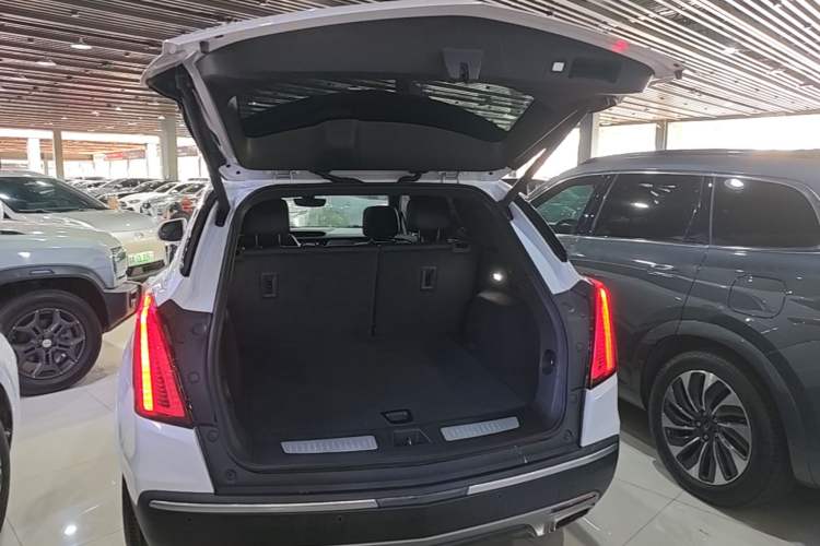 Used Cadillac XT5 2020 28T Four-Wheel Drive Luxury Version Trunk