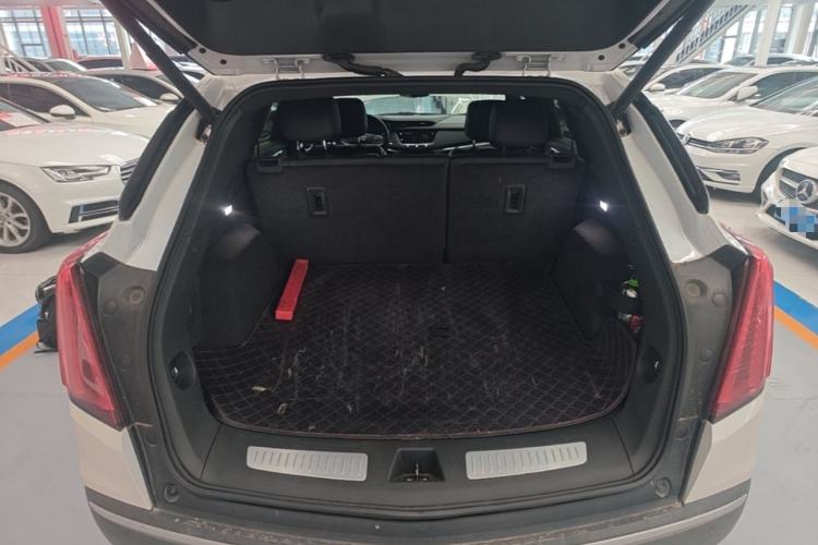 Used Cadillac XT5 2020 Revised Version 28T Luxury Edition Trunk