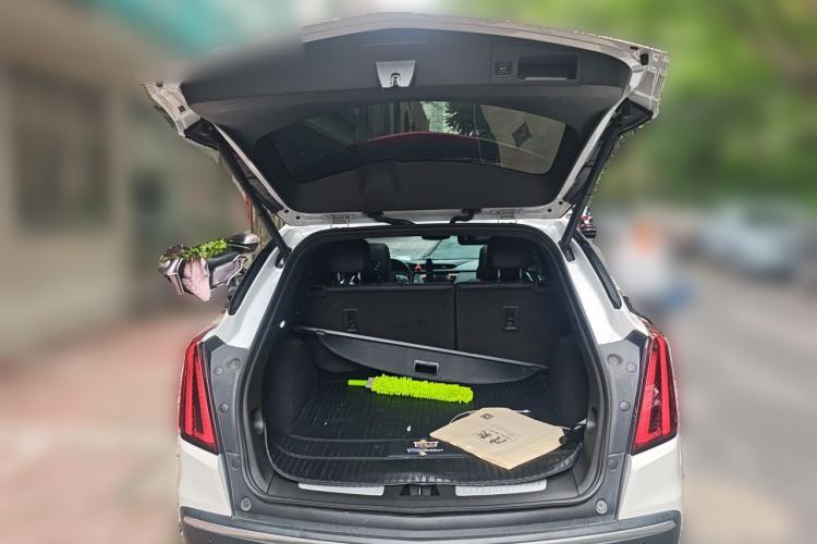 Used Cadillac XT5 2020 Revised Version 28T Luxury Edition Trunk