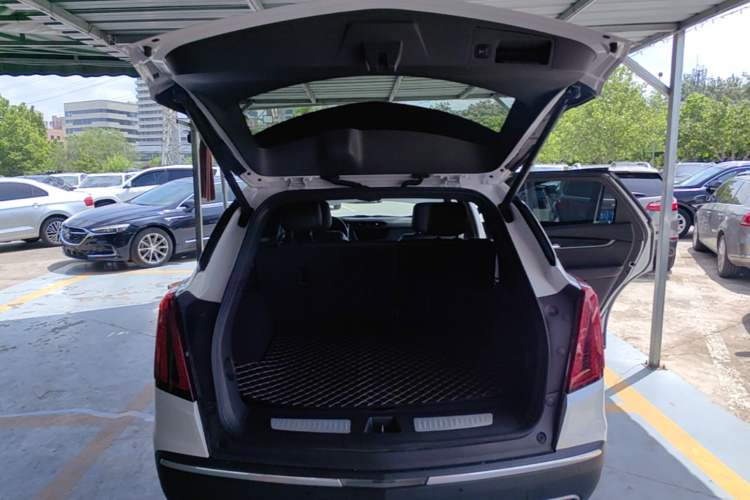 Used Cadillac XT5 2020 Revised Version 28T Luxury Edition Trunk