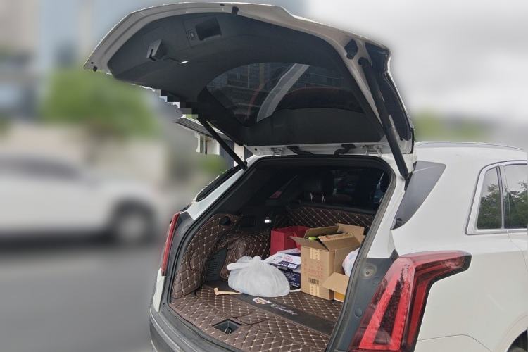 Used Cadillac XT5 2020 28T Luxury Version Trunk