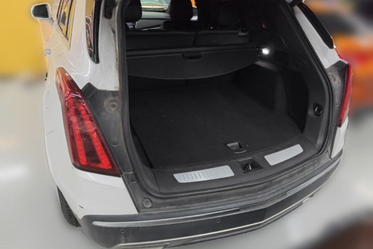 Used Cadillac XT5 2020 28T Luxury Version Trunk