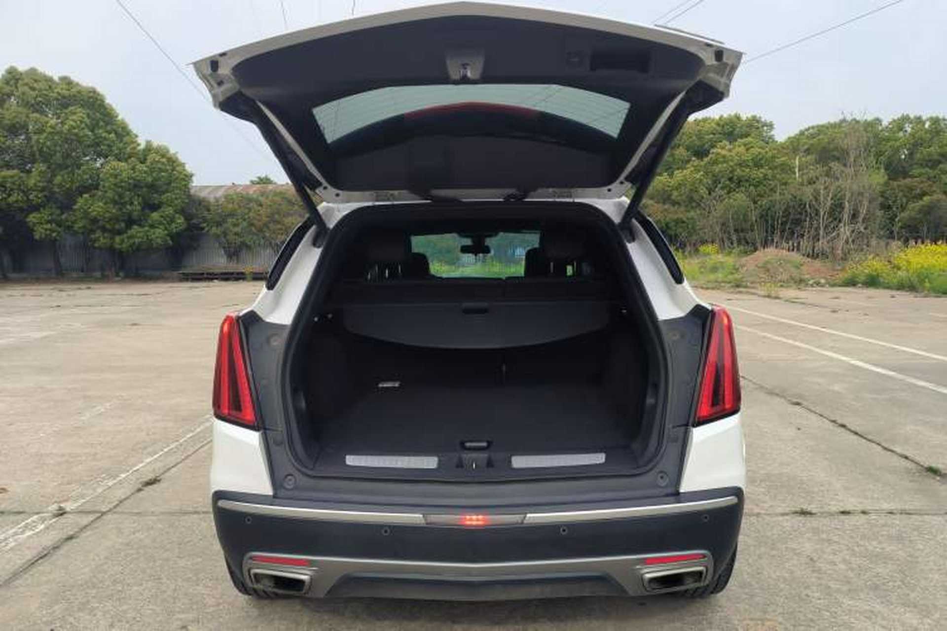 Used Cadillac XT5 2020 28T Luxury Version Trunk