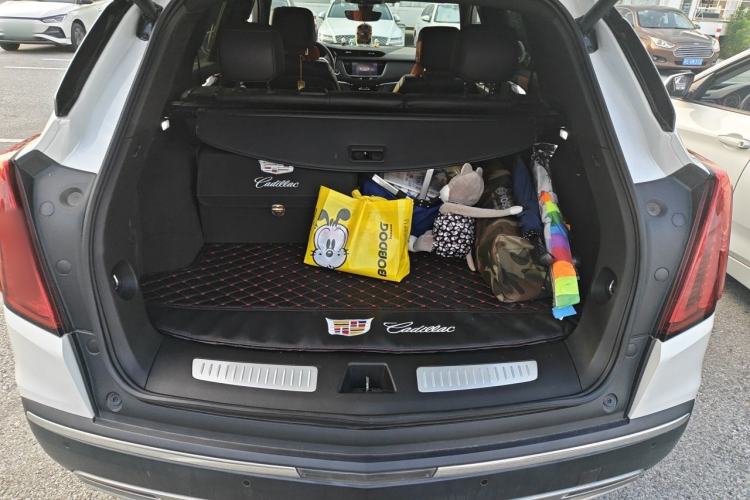 Used Cadillac XT5 2020 28T Luxury Version Trunk