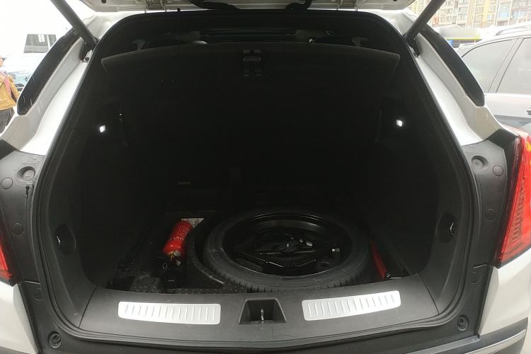 Used Cadillac XT5 2020 28T Luxury Version Trunk