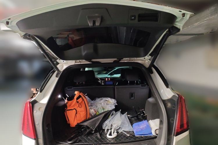 Used Cadillac XT5 2020 28T Luxury Version Trunk