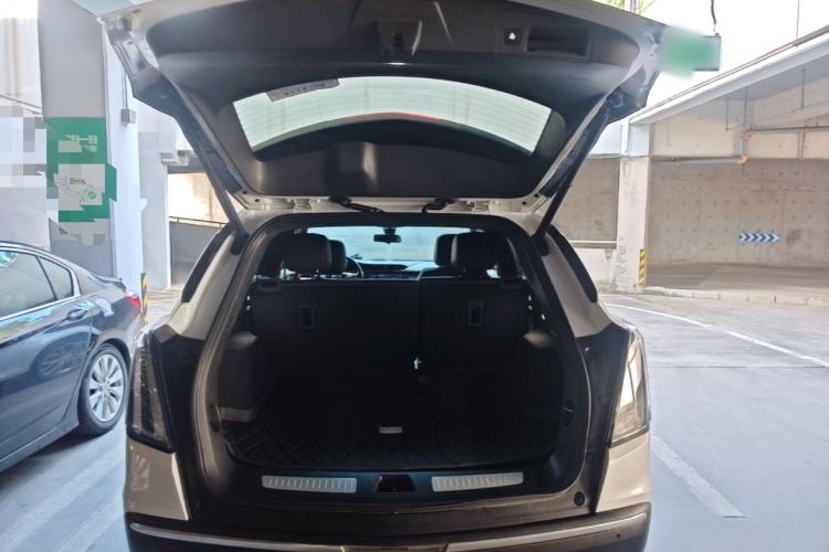 Used Cadillac XT5 2020 28T 4x4 Leading Sport Model Trunk