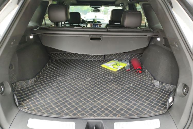 Used Cadillac XT5 2020 28T 4x4 Leading Sport Model Trunk