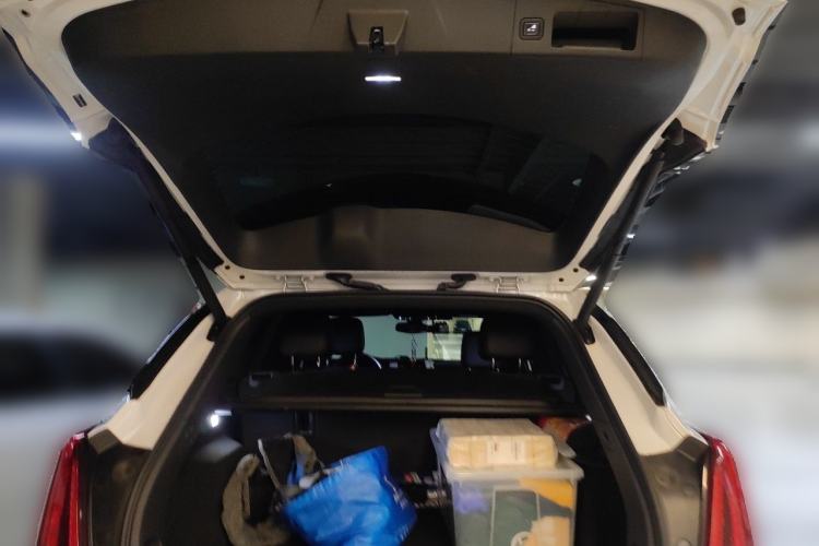 Used Cadillac XT5 2020 28T Luxury Version Trunk