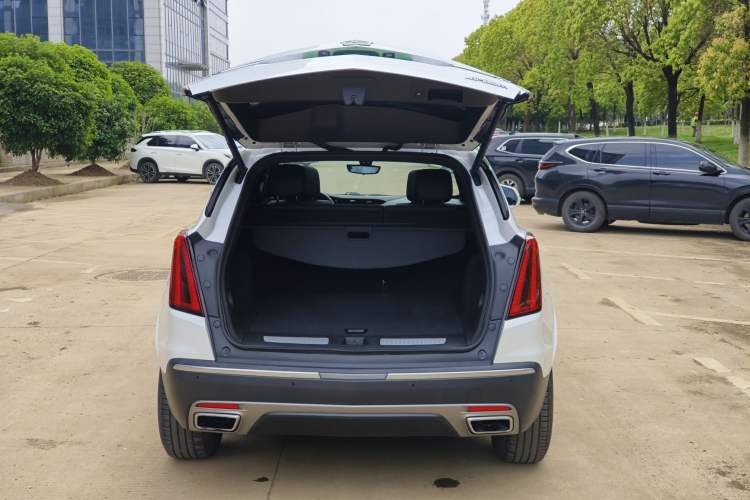 Used Cadillac XT5 2020 28T Luxury Version Trunk