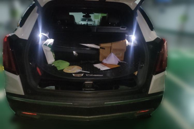 Used Cadillac XT5 2020 28T Luxury Version Trunk