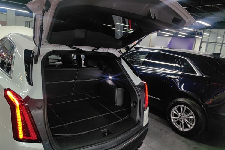 Used Cadillac XT5 2020 28T Tech Edition Trunk