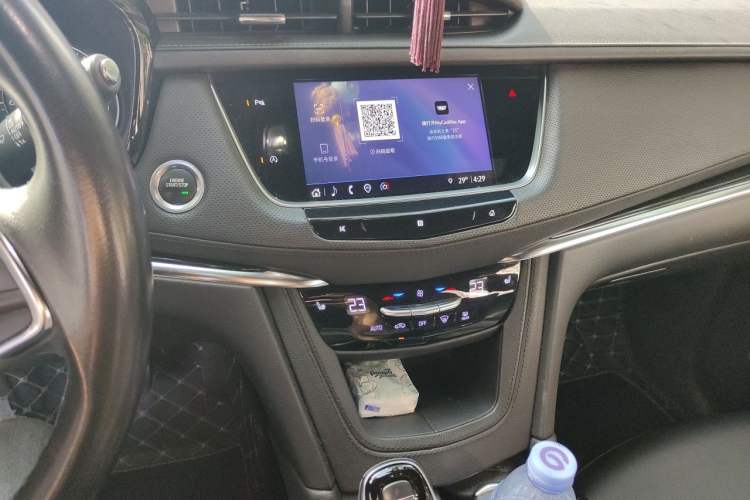 Used Cadillac XT5 2021 2.0T Two-Wheel Drive Luxury Version Audio And AC Panel
