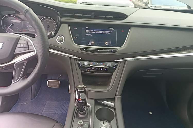 Used Cadillac XT5 2021 28T Four-Wheel Drive Leading Sport Model Audio And AC Panel